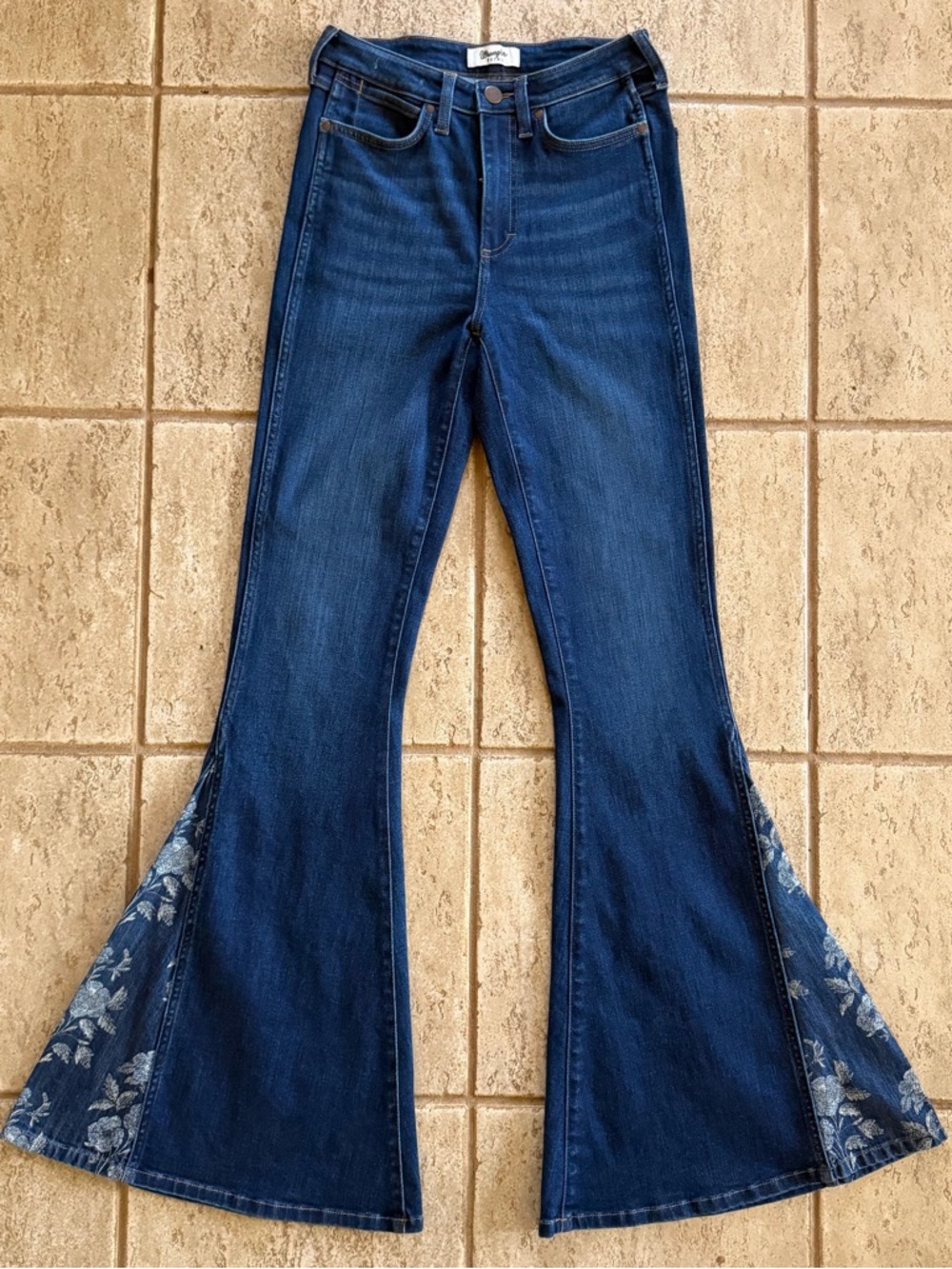Wrangler Retro High Rise Trumpet Flare Jeans Bell Bottom Floral Denim 27x36